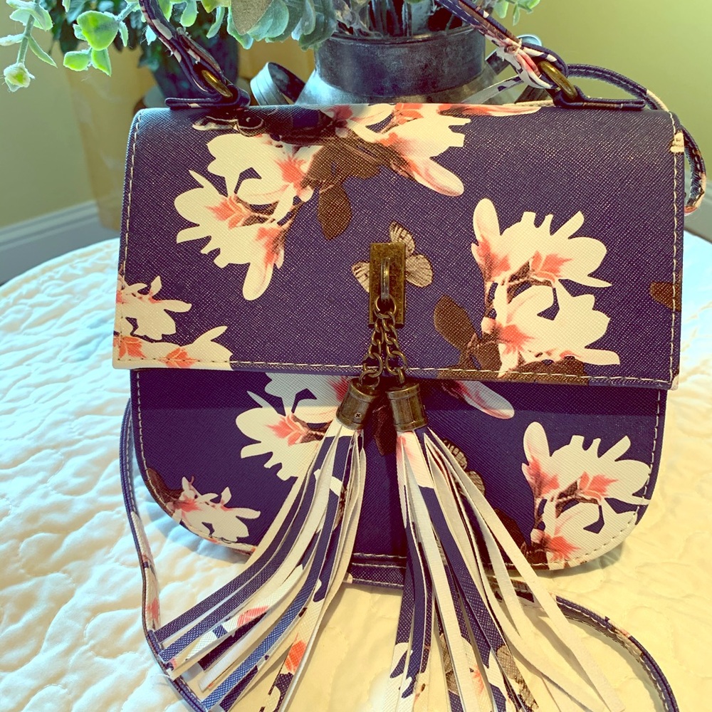 Small cross body bag